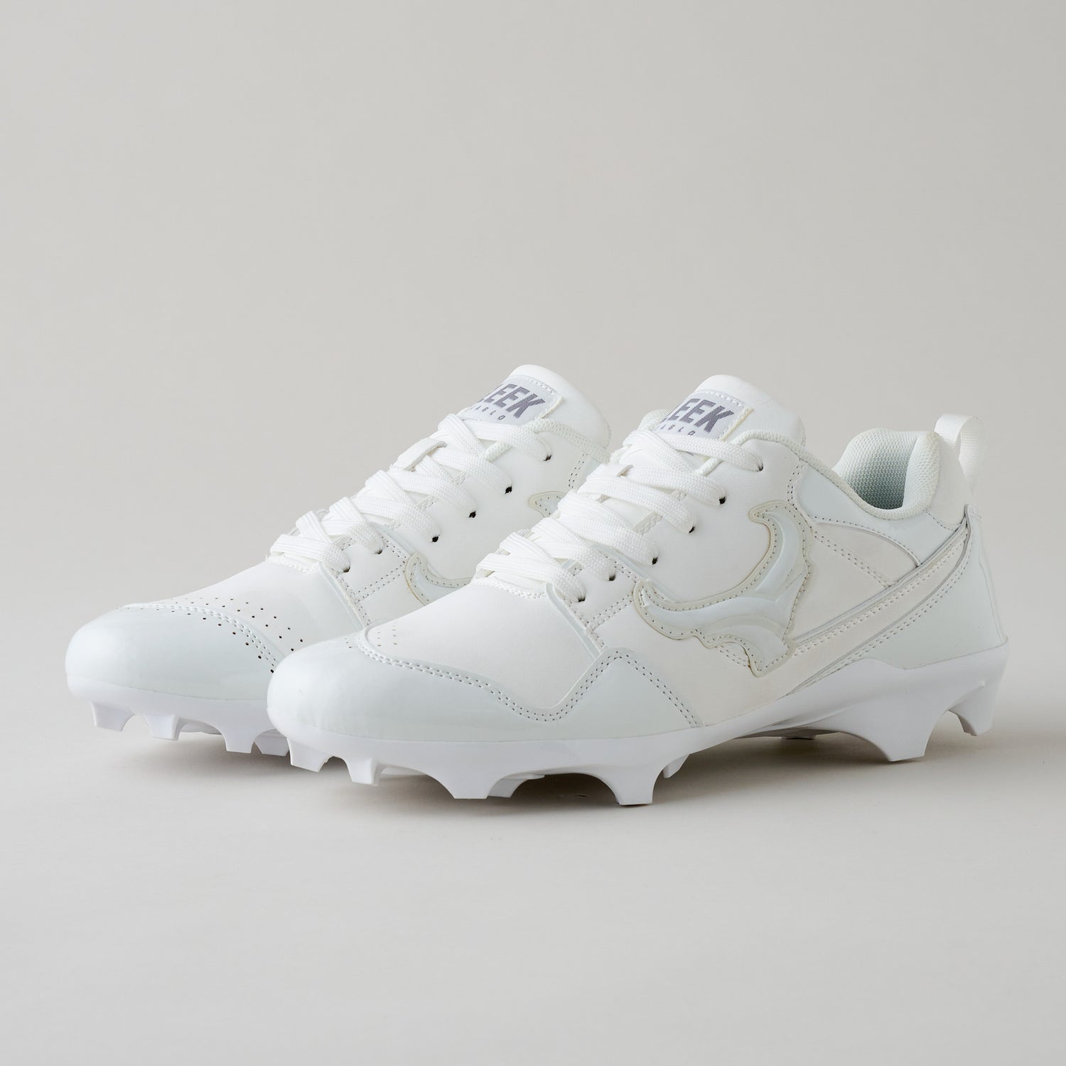 FLEEK DIABLO LOW FOOTBALL CLEATS クールホワイト