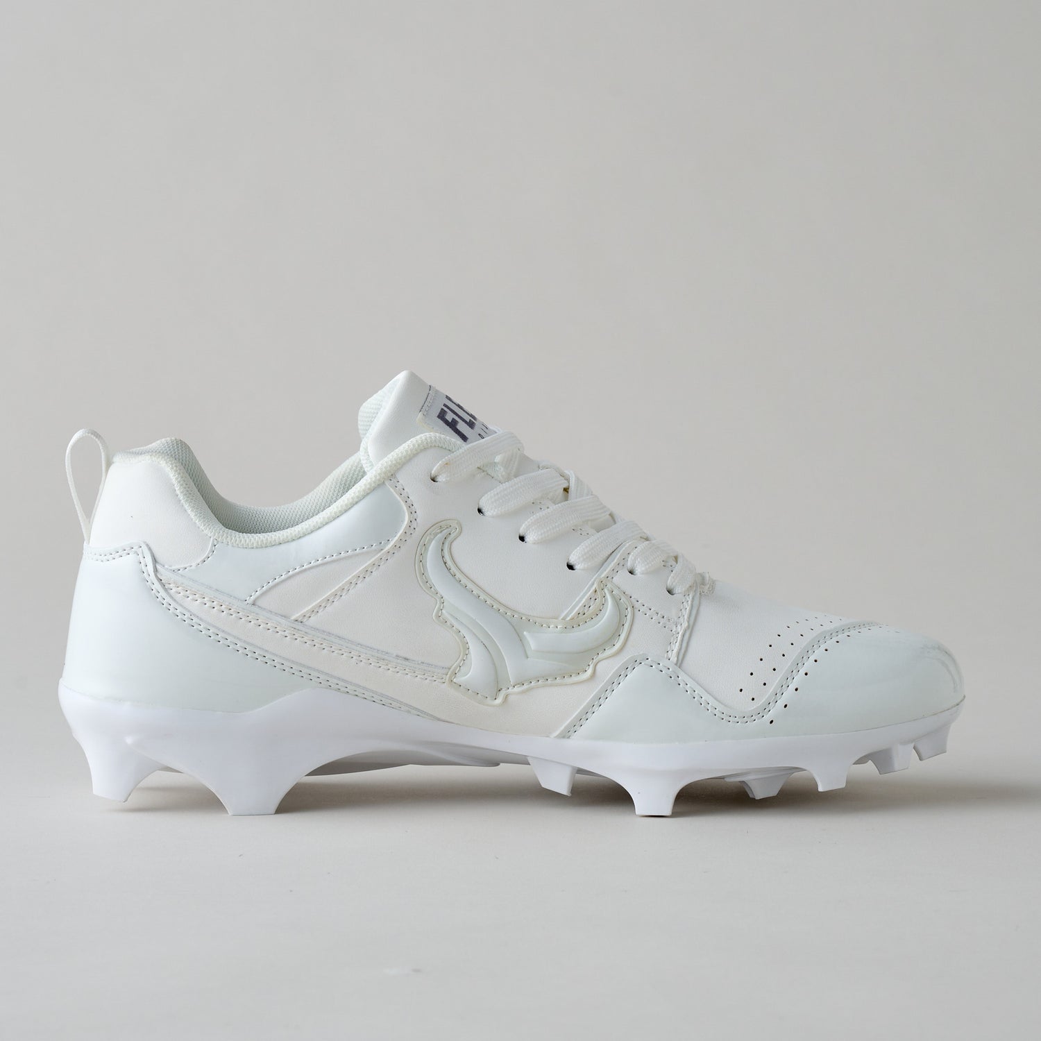 FLEEK DIABLO LOW FOOTBALL CLEATS クールホワイト