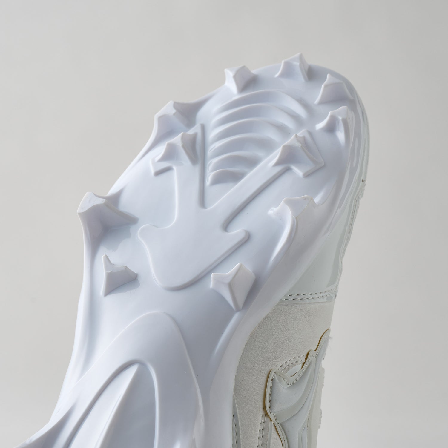 FLEEK DIABLO LOW FOOTBALL CLEATS クールホワイト